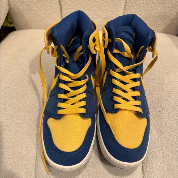 Nike Jordan 1 Retro AJKO High 'Laney' True Blue/Topaz Gold Size 11 - Picture 2 of 7